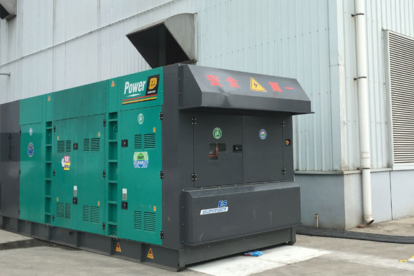 阳西燃油滤清器的更换流程是怎样的？