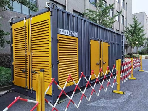 阳西如何使用转速表检查发动机的转速？