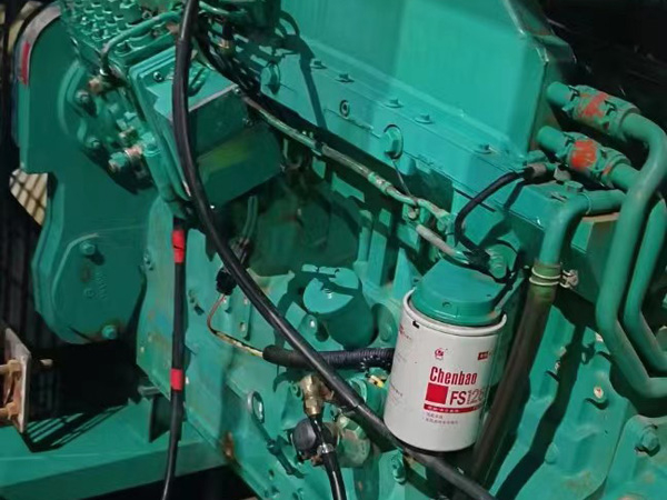 阳西如何确定新的发电机组控制系统是否与原系统兼容？