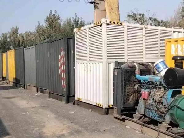 阳西200KW柴油发电机机组每小时油耗是多少？