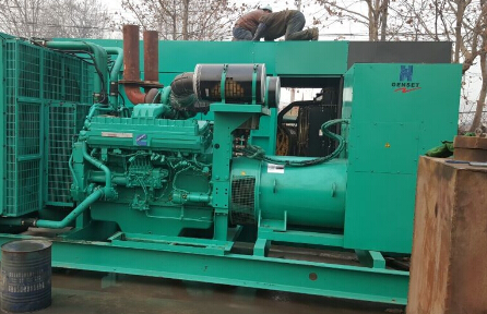 阳西发电机组如何判断水冷式机油散热器内部是否需要清洗？